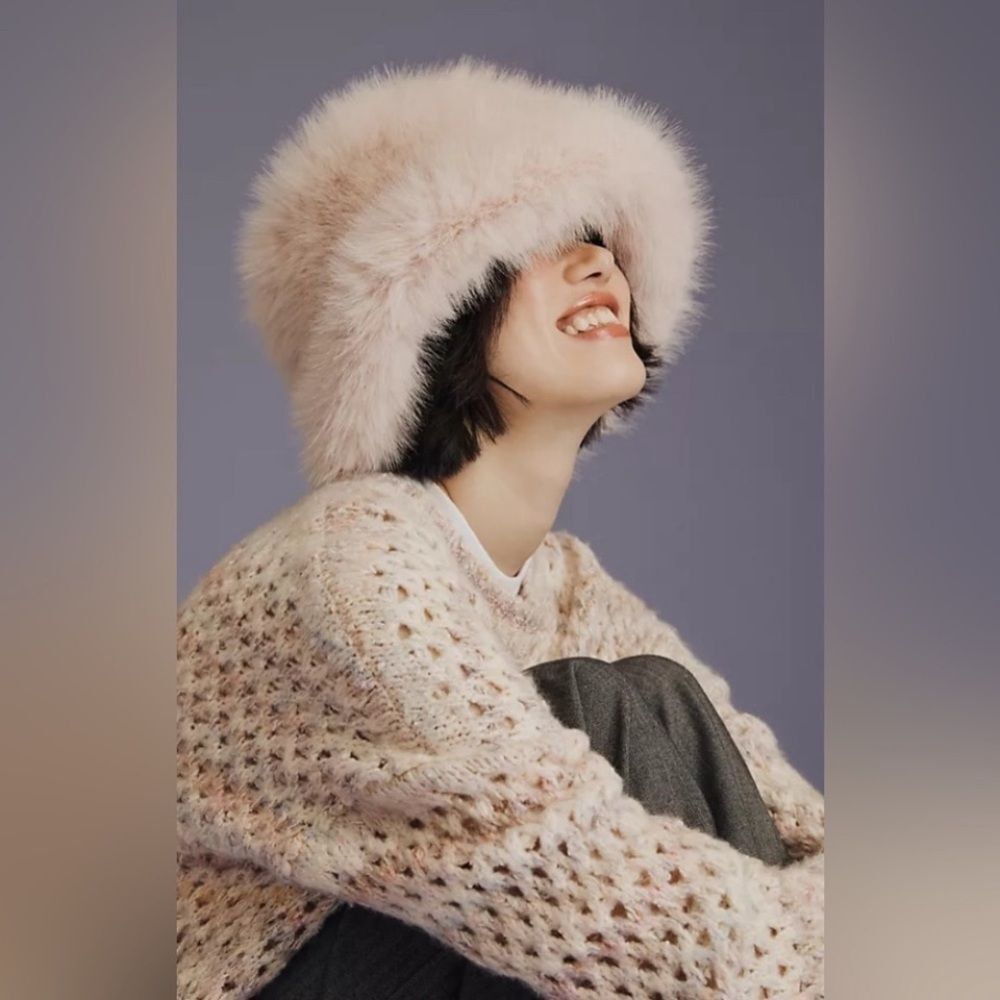Anthropologie Faux-Fur Pillbox Hat
Helen Moore